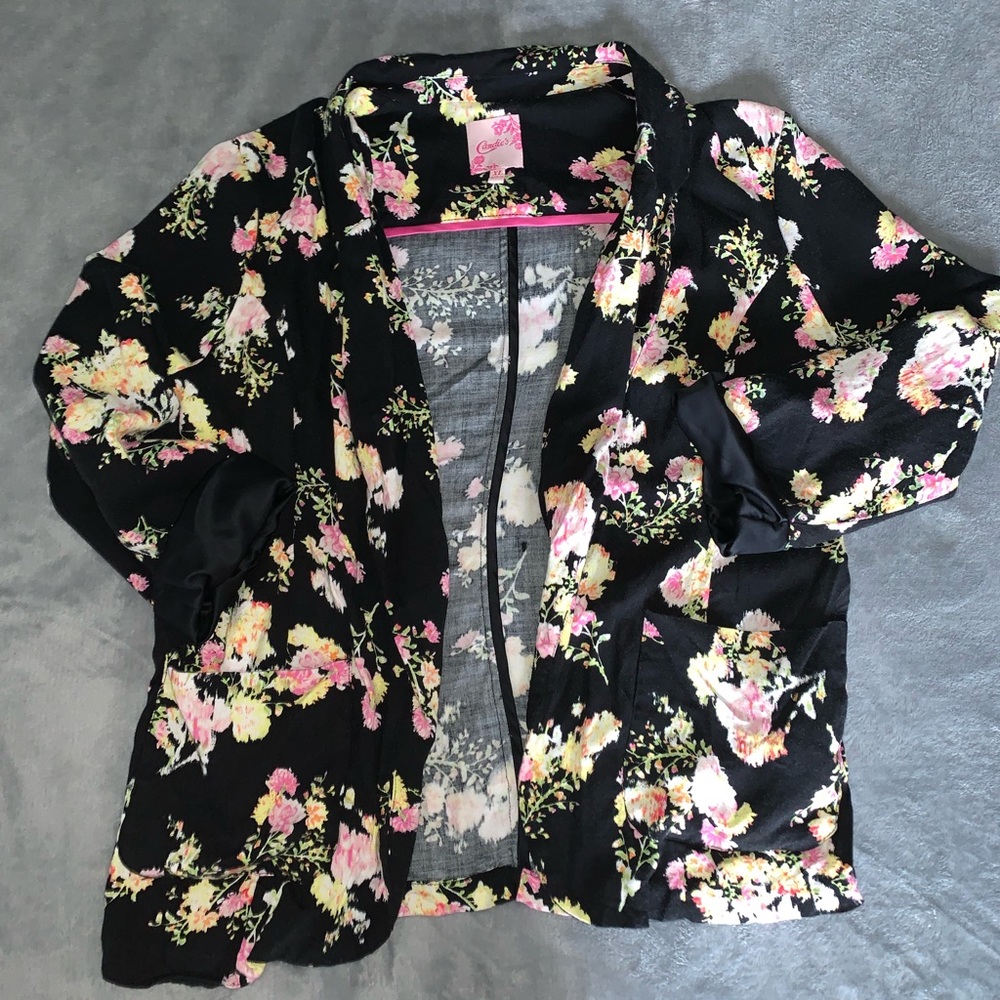 black floral 3/4 sleeve blazer